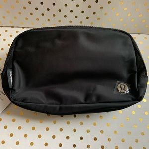 Lululemon Everywhere Belt Bag
